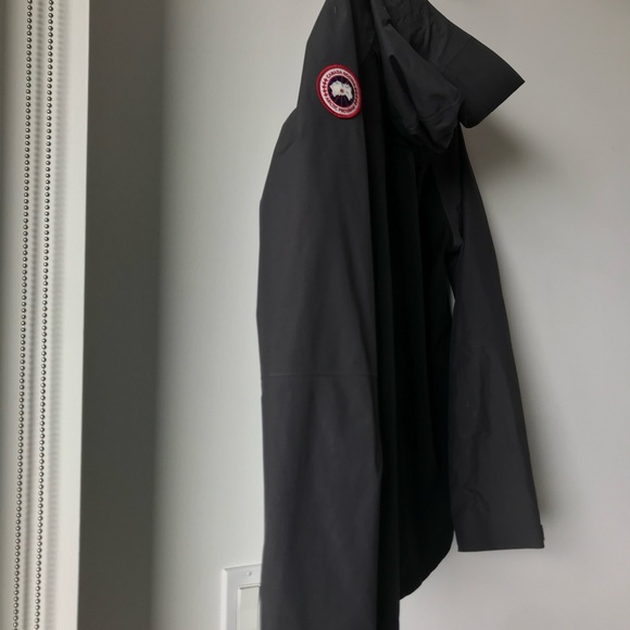 Canada Goose rain jacket - Picture 3 of 4